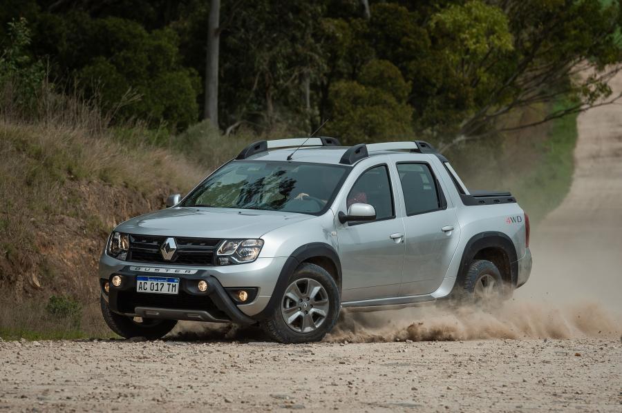  Renault Duster Oroch Dynamique 2.0 4x4 2018 года  (фото 20 из 40)